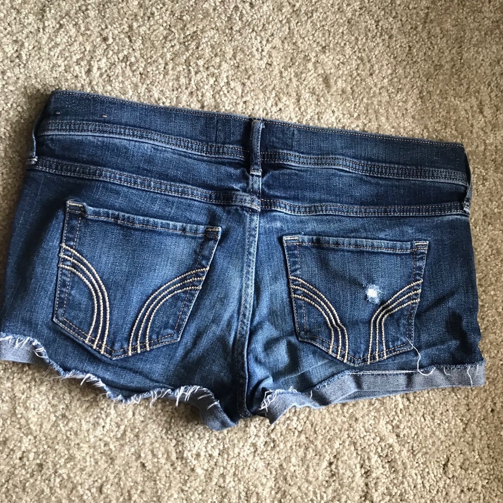 Short-Short Low Rise - Picture 2 of 4